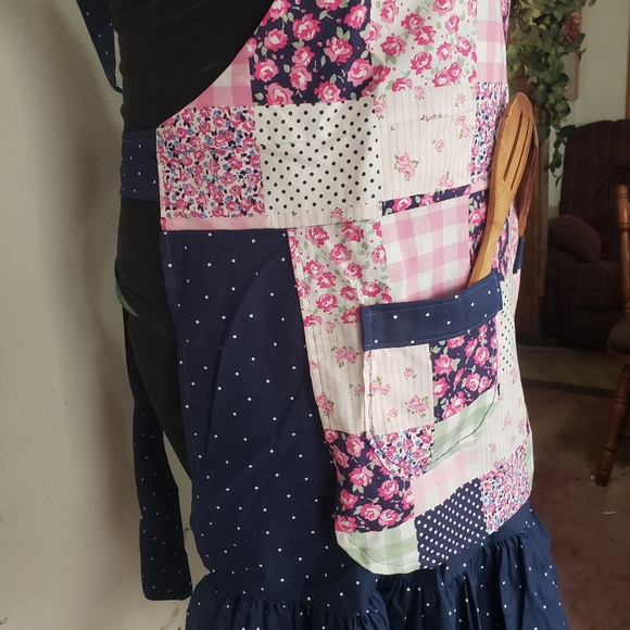Quilted Print Pink and Blue Handmade Kitchen Apron - Picture 5 of 8